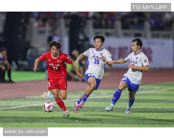 重庆与南京足球队赛后复盘速度对比分析及战术启示